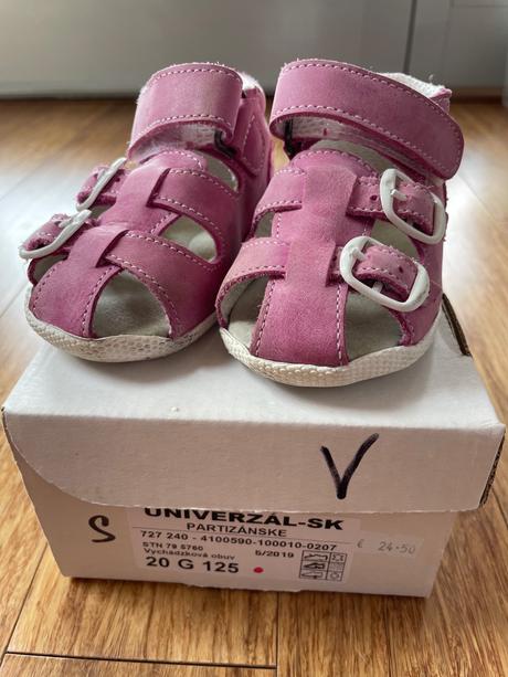 Univerzál dievčenské sandále 20 kožené, 20