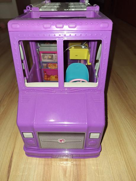 Barbie bufet auto, 