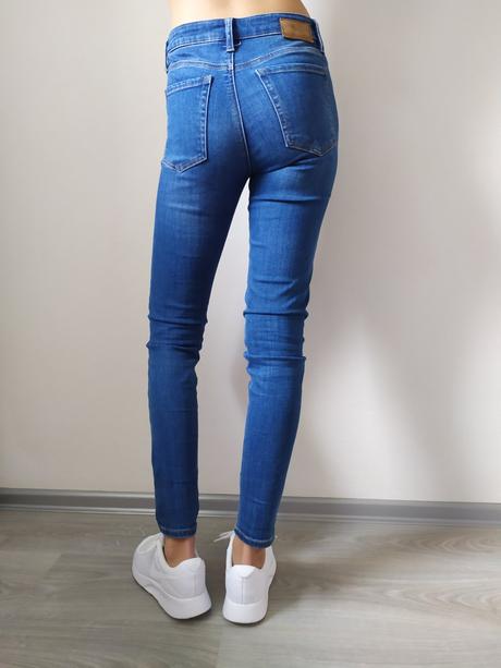 Tmavomodré rifle, tally weijl,34