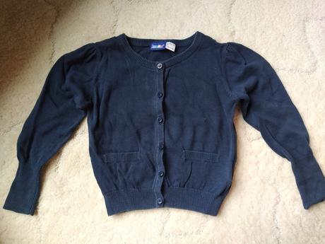 Tmavomodry svetrik, lupilu,104