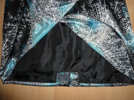 Cierno-modre saty, s