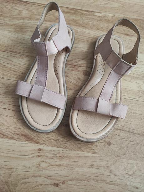 Sandále, 32