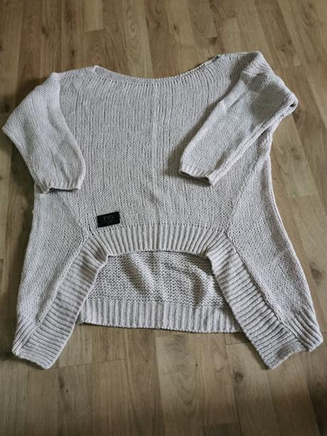 Krásny dámsky svetrík, 