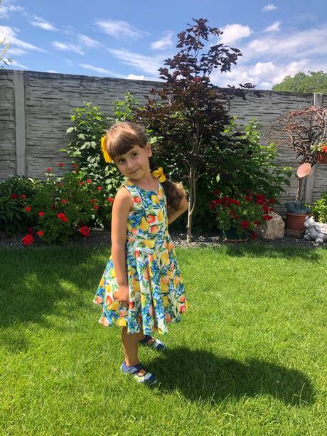 Dievčenske šaty, 116