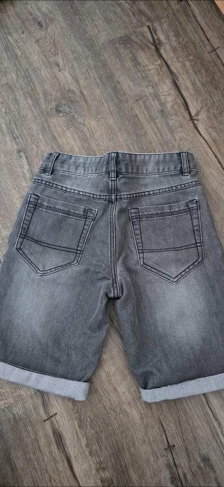 Riflové kraťasy, chapter young,146