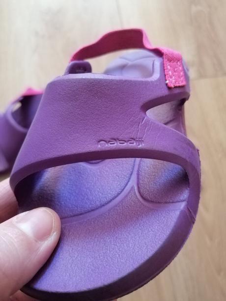 Fialové šľapky, nabaiji,22