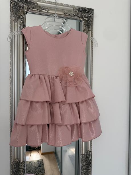 Spolocenske saty v.104, 104