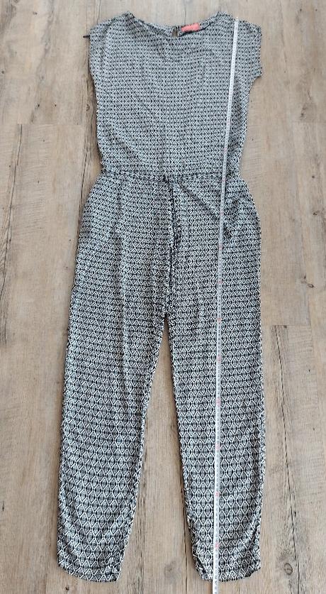 Vzorovaný overal, 36