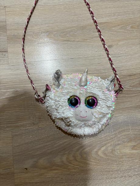 Kabelka meniaca jednorožec, 