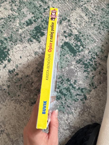 Opice z nasej police, 