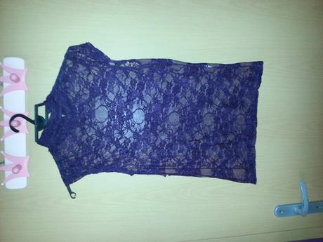 Extravagantné fialové tričko, s