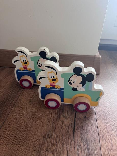 Drevené autíčka disney, 