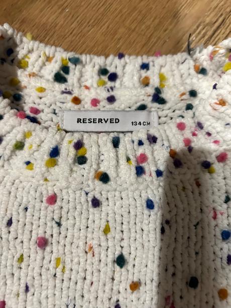 Sveter, reserved,134