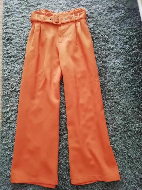 Nohavice tehlovej farby, 42