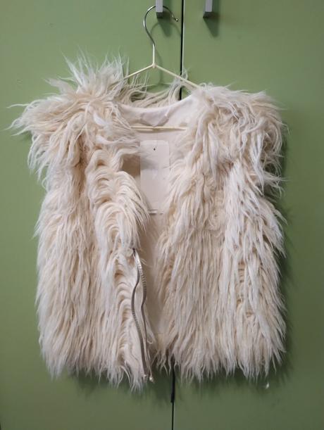 Vesta pre dievčatá, 110