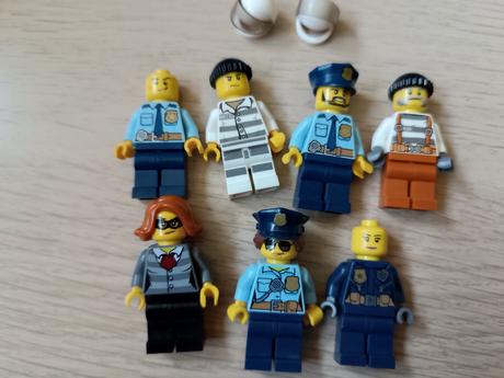 Lego city 60141 policajná stanica,