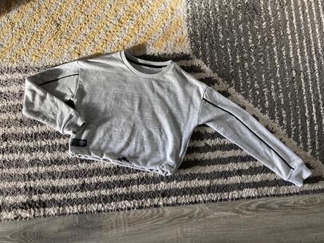 Mikinka s číslom, c&a,140