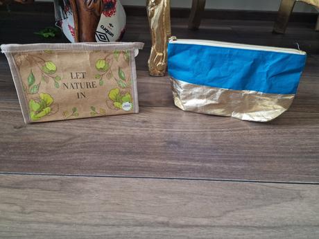 2x kozmeticka tasticka, 