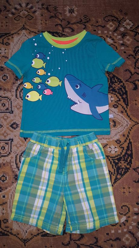 Šortky s tričkom, 80
