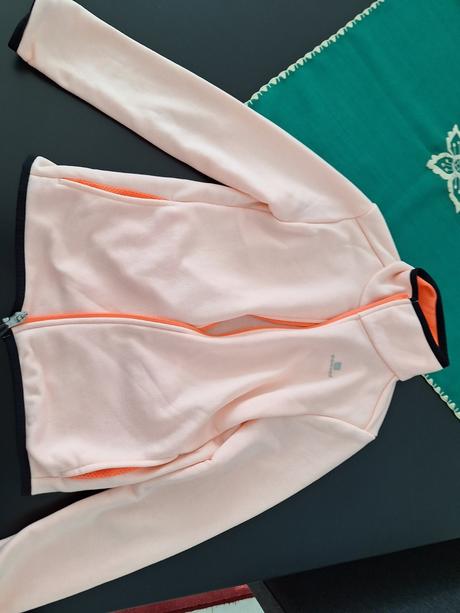 Predam mikinu, decathlon,128