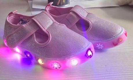 Dievcenske papuce, 28