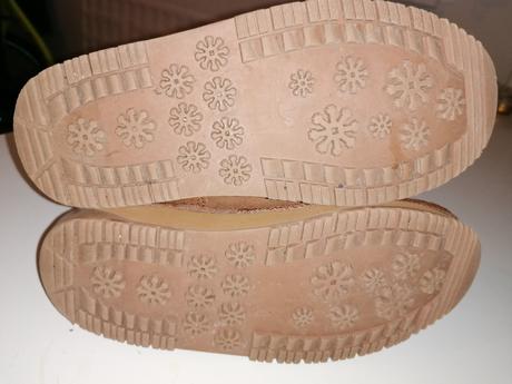 Čižmičky dievčenské, 33