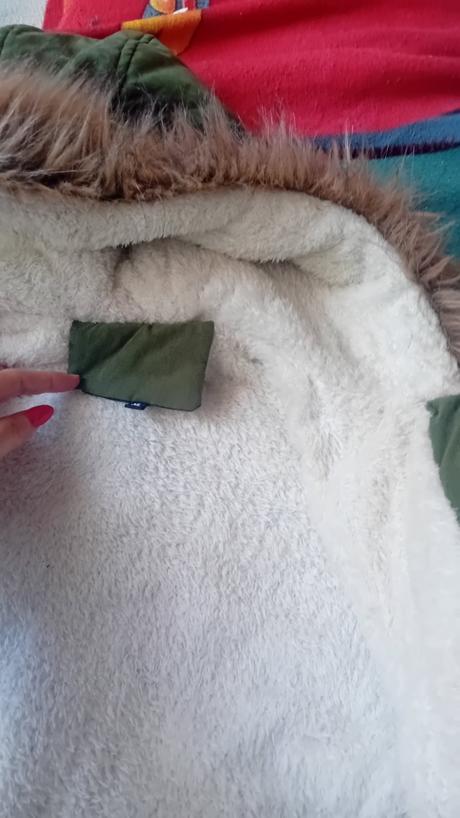 Nová zimna bunda veľkosť xl ale podla mňa uni, xl