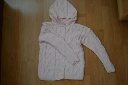 Svetrík pletený s kapucňou, 110