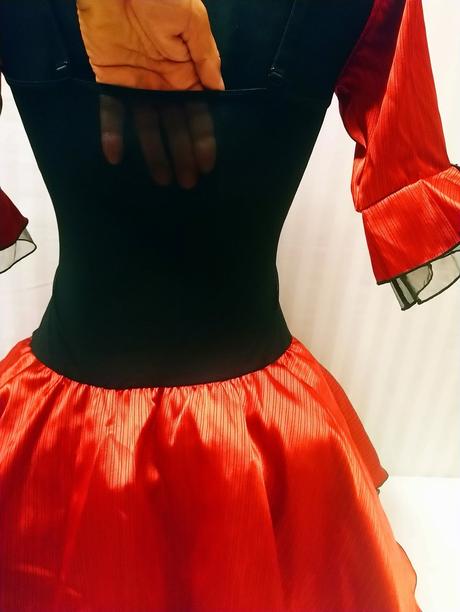 Dámsky červeno čierny kostým šaty, cotteli coll, s,