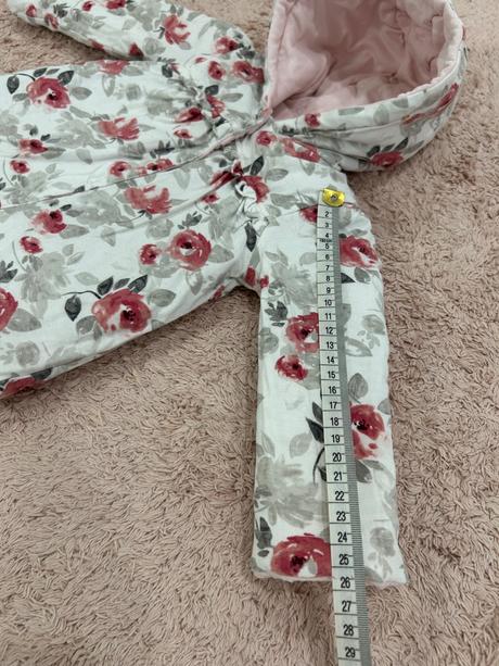 Obojstranná ružová bundička (kabátik) s kvietkami, 68