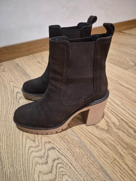 Členkov čižmy veľ. 39 ale sedí na 40, 39