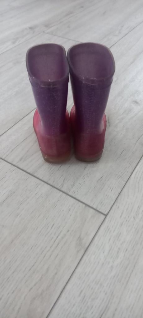 Dievčenské čižmy, 22