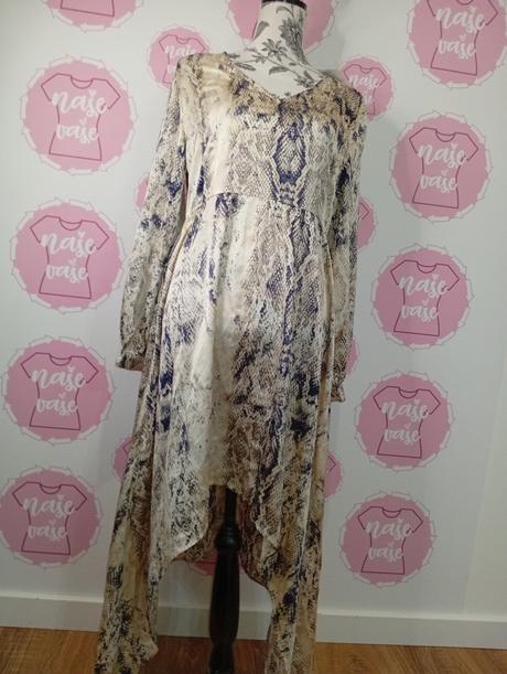 Nové asymetrické šaty, s