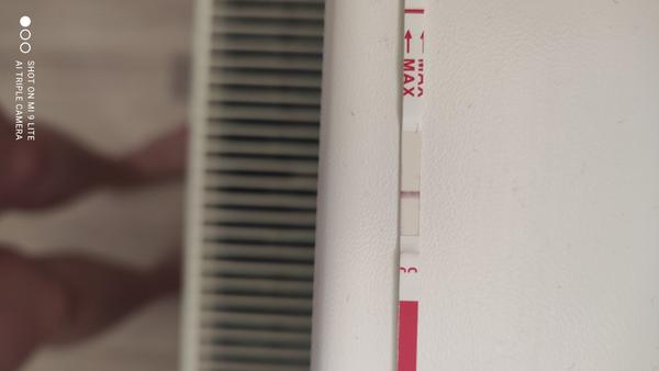 Vidíte druhú čiarku?