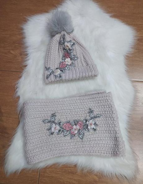 Čiapka+nákrčník, orsay