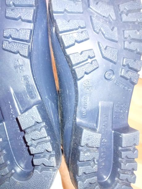 Modré lesklé gumáky č.41, 41