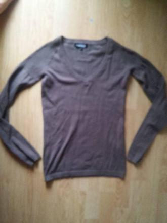 Svetrík hnedotrávovej farby, kenvelo,l