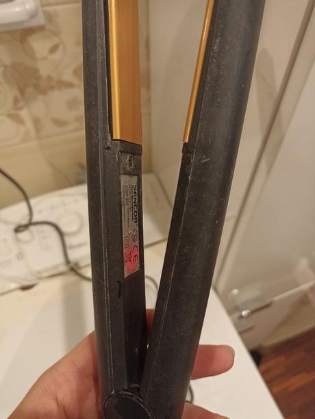 Žehlička na vlasy,