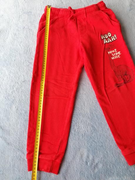 Červené teplaky, 128