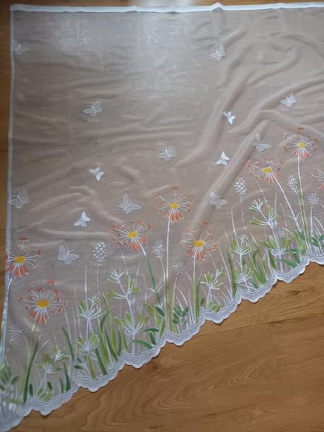 Záclona 294cm x 137cm, 