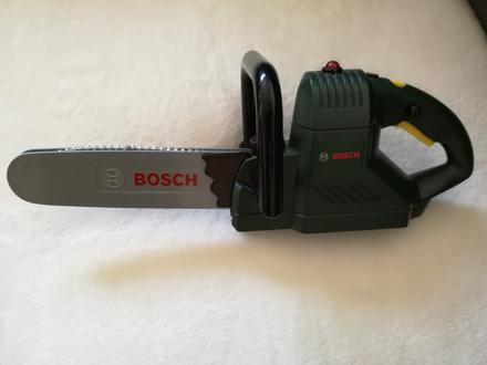 Motorová píla bosh,