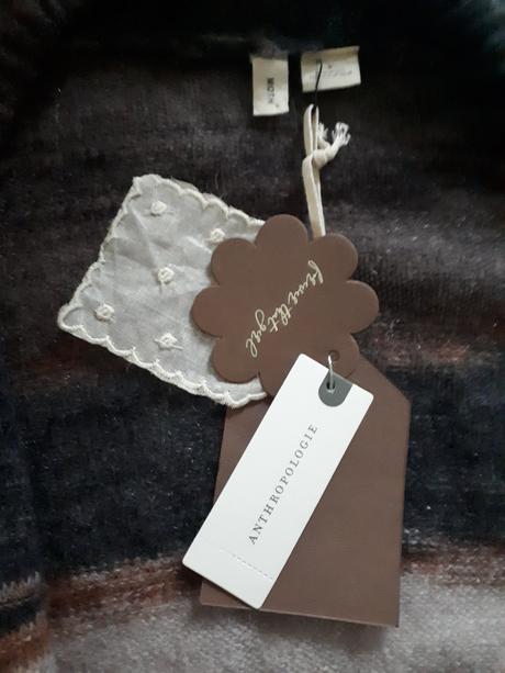 Sveter značky anthropologie,
