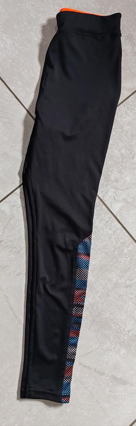 Športove leginy, 158