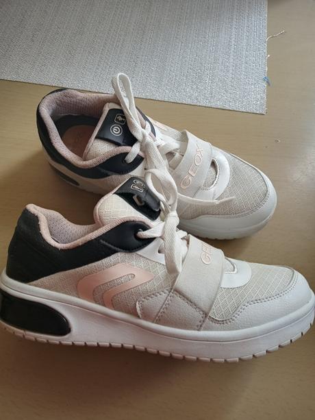 Botasky čo svietia, geox,38