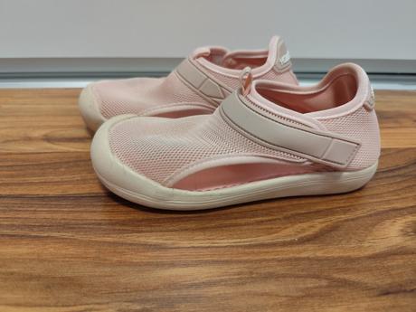 Sieťované sandálky, 32