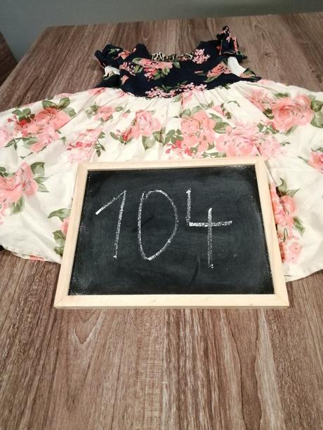 Spoločenské šaty, 104