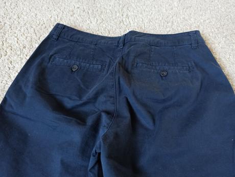 Tmavomodré nohavice, esprit,32