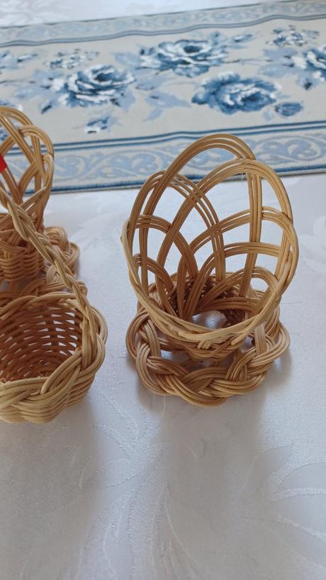 Prútené košíky na vajíčka, 