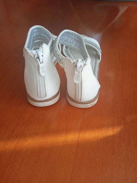 Rozprávkové sandálky., 30