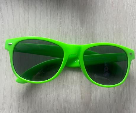 Zelene slnečné okuliare,